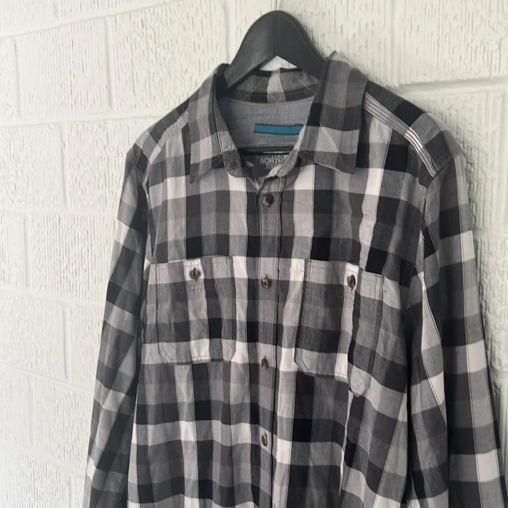 The North Face Men’s Arroyo Plaid Flannel Long Sleeve Button Down - Size Large